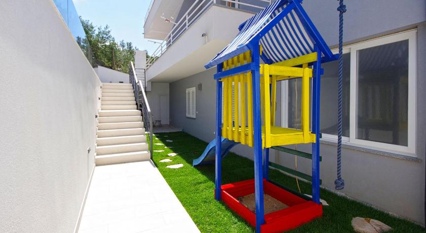 Makarska Apartments - image 6