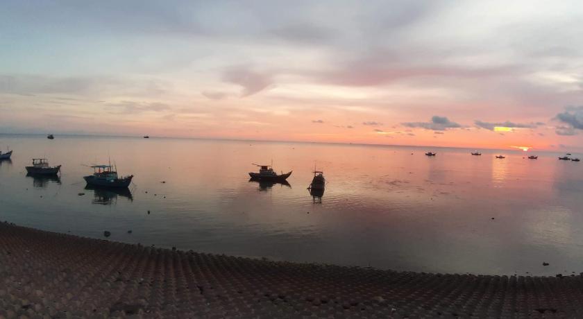 HomeStay LyTiSea photo