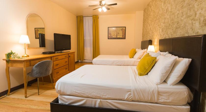 Image of Double Room with Two Double Beds 5
