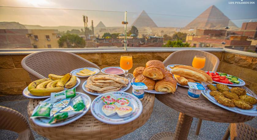 Life Pyramids Inn — Hotel in Giza
