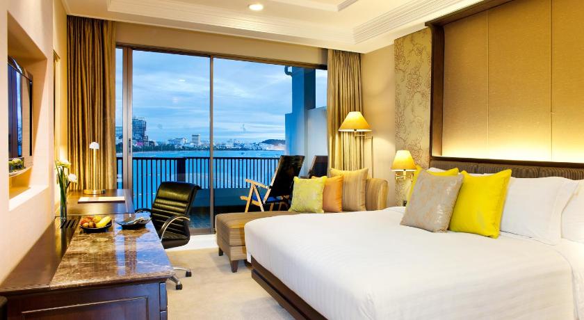Image of Club Room King 6