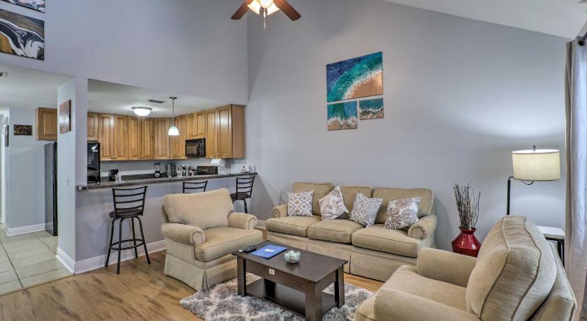 Tidy Tallahassee Townhome about 7 Mi to Downtown! — Hotel in Tallahassee (FL)