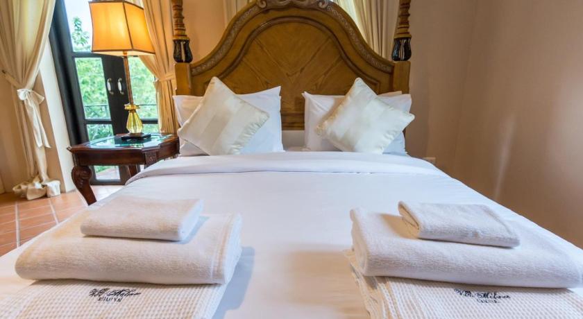 Image of Deluxe Room (2 Adults + 1 Child) 5