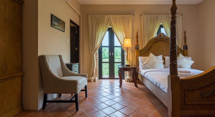 Image of Deluxe Room (2 Adults + 1 Child) 0