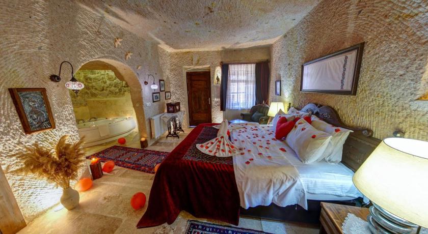 TURKİSH CAVE HOUSE