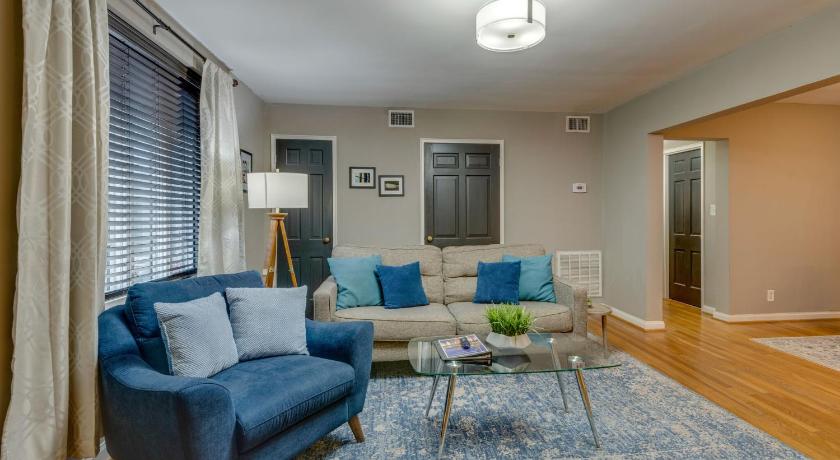 Nashville home in the center of it all -107 photo