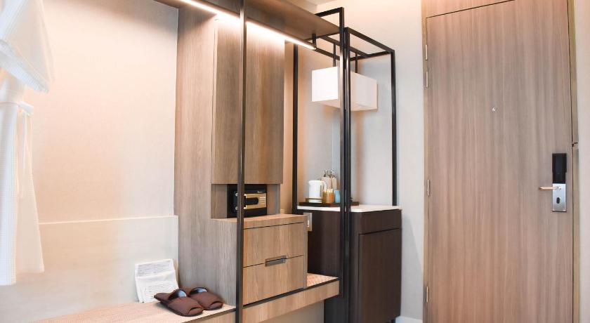 Image of Grand Deluxe Twin 13