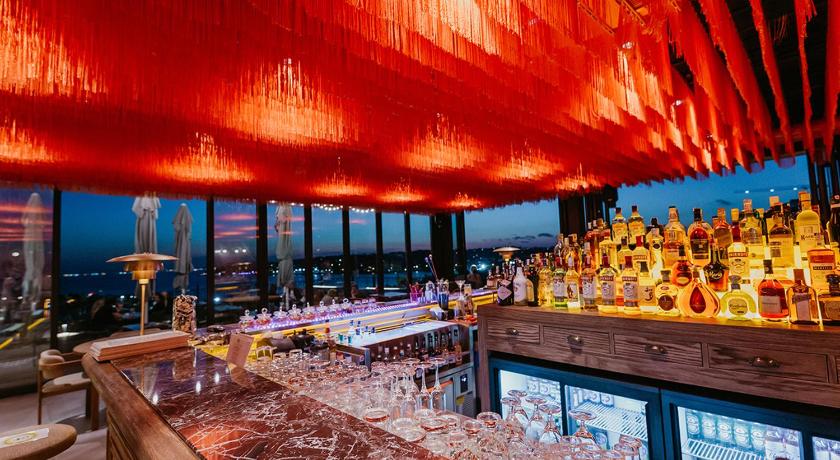 Wyndham Grand Istanbul Kalamış Marina Hotel - image 8