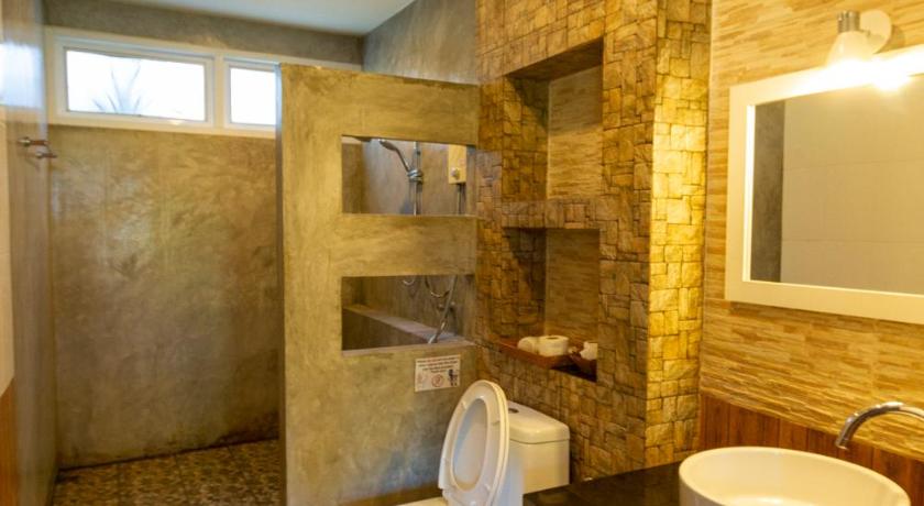 Image of 1-Bedroom Poolside Suite 13