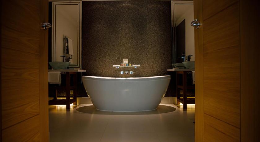 Image of Luxury Garden Suite 10