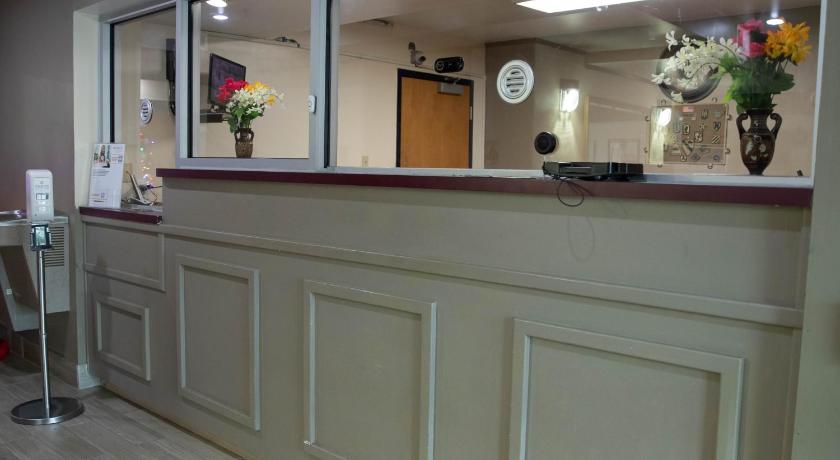 Econo Lodge near Fort Lee at I-295 photo