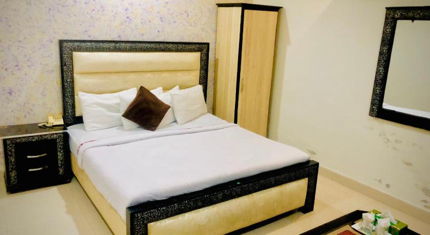 Image of Deluxe Room 16