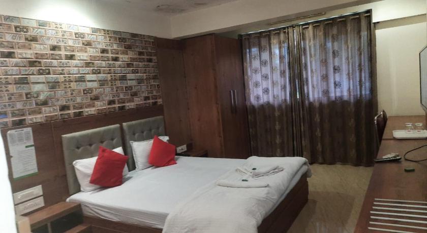 HOTEL SHARADA INTERNATIONAL photo