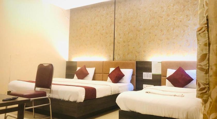 HOTEL SHARADA INTERNATIONAL photo