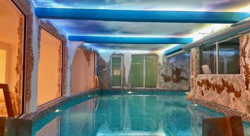 Bali Colosseum Hotel photo