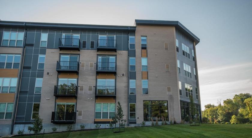 FRONTDESK Core Apts Campustown Ames photo