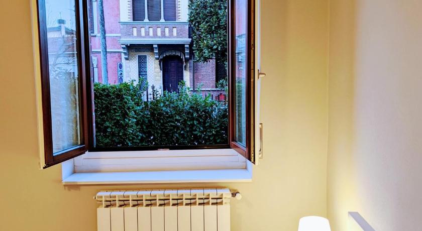 Monza Apartments photo