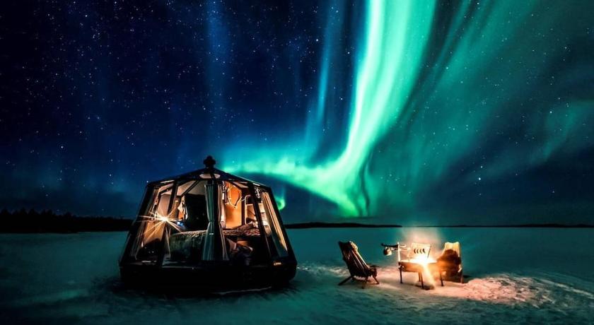 Northern Lights Glass Igloo Getaway For Couples — Hotel in Rovaniemi