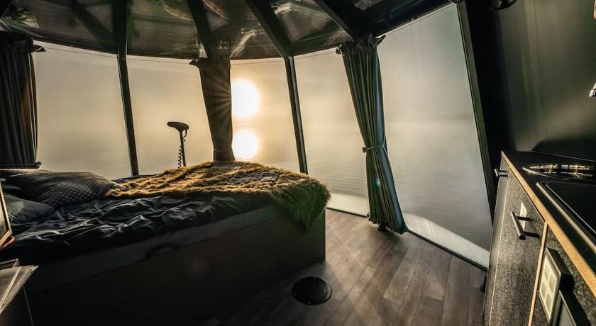 Northern Lights Glass Igloo Getaway For Couples photo