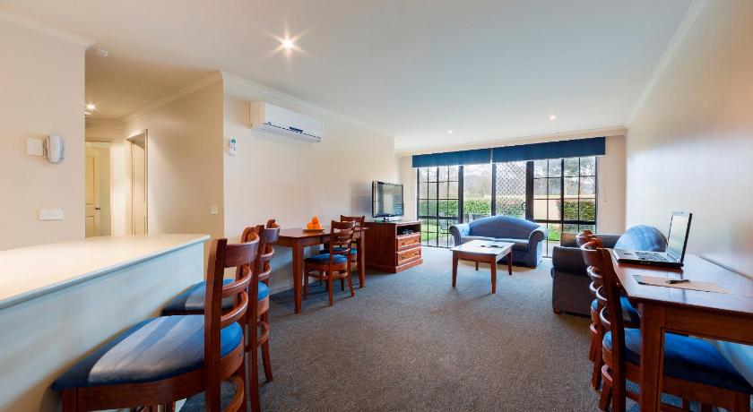 Canberra Parklands Central Apartment Hotel