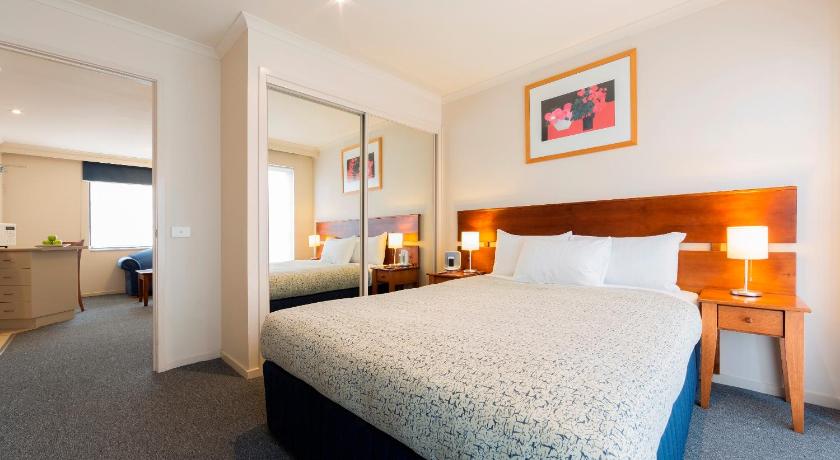 Canberra Parklands Central Apartment Hotel