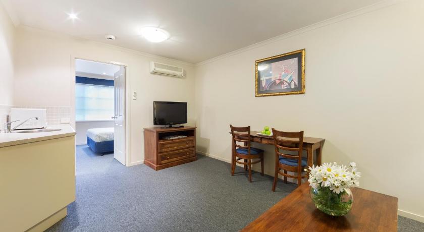 Canberra Parklands Central Apartment Hotel