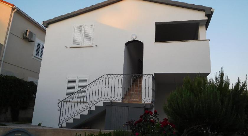 Vila Maria Nin