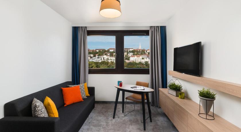 Superior Suite with a living room and a bedroom with 1 double bed fotója 0