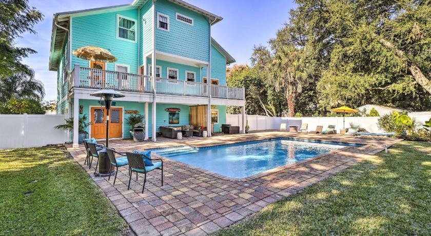 Studio with Pool and Gas Fire Pit Less Than 1 Mi to River — Hotel in Jacksonville (FL)