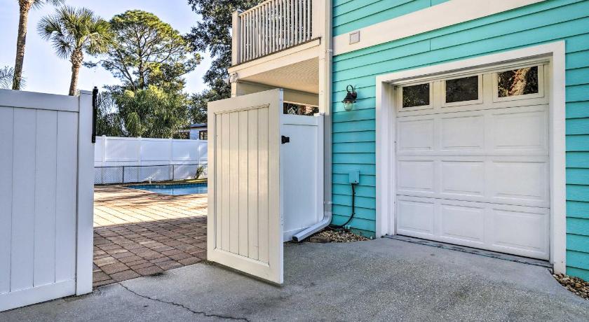Studio with Pool and Gas Fire Pit Less Than 1 Mi to River photo