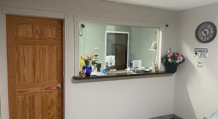 Budget Host Inn — Hotel in Greenup (IL)