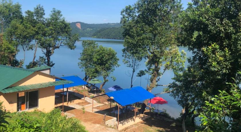 Lake Wave Cottage &amp; Restaurant — Hotel in Pokhara