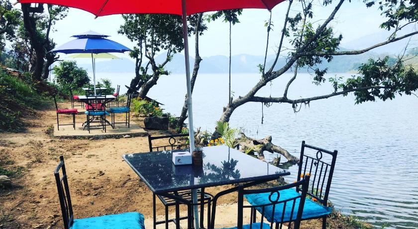 Lake Wave Cottage & Restaurant photo