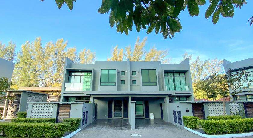 LAVANYA Private Pool Villa Residence 2 Floors @ Pantai Cenang. — Hotel in Langkawi