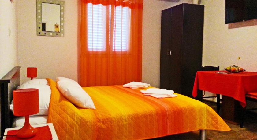Apartments and Rooms King — Hotel in Dubrovnik