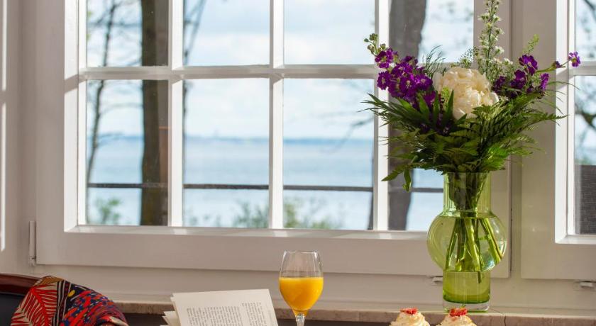Image of Double Room - Sea Side with Balcony 4