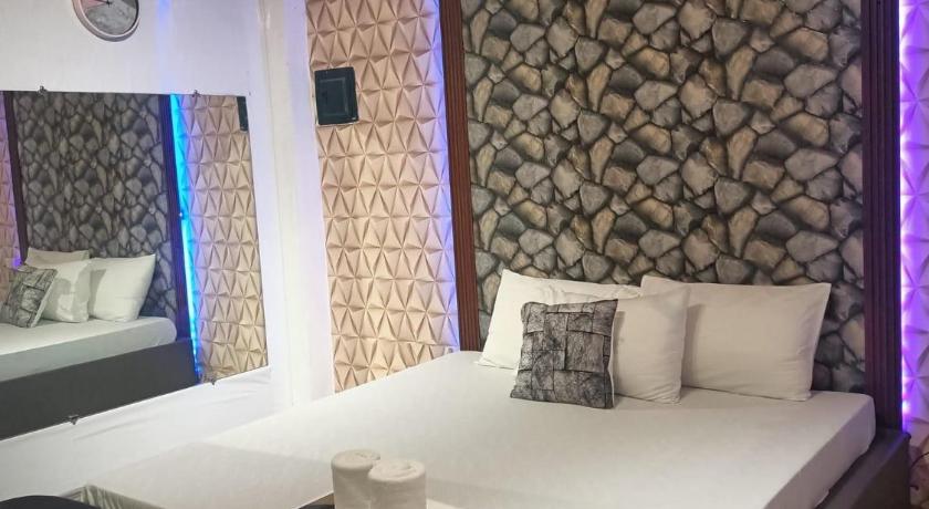 DJCI Apartelle With own kitchen &amp; Bath 106-212 — Hotel in Cabanatuan