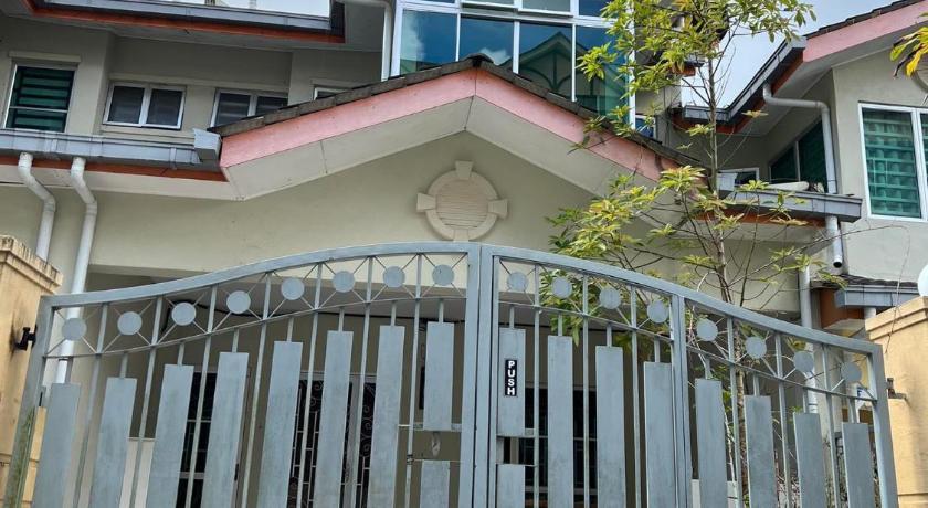 Jarzmin Double Story Homestay @ Royal Lily — Hotel in Cameron Highlands