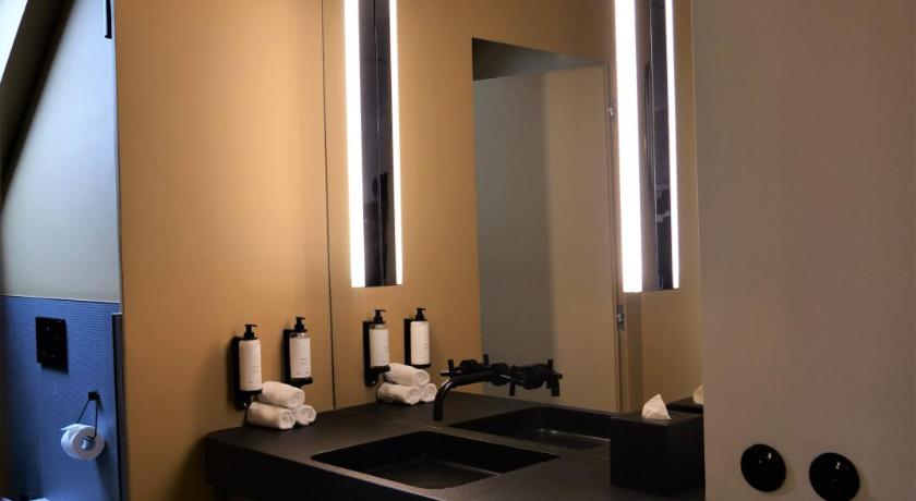 Image of Penthouse 10