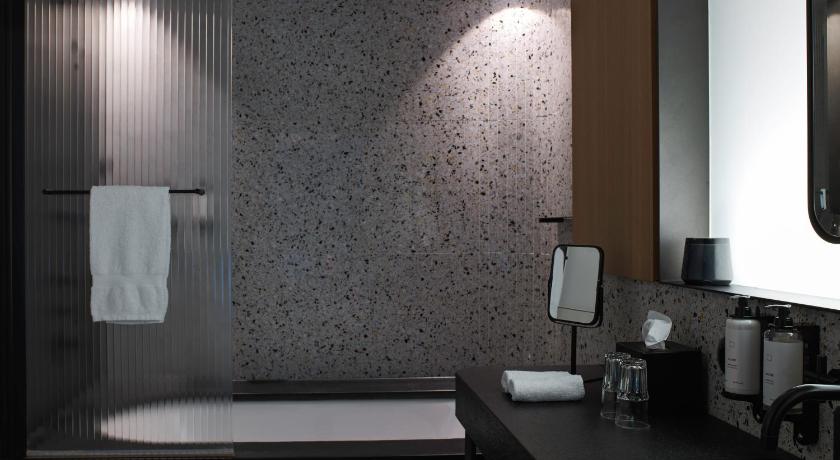 Image of King Suite 2