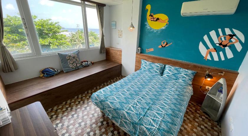 Image of Standard Double with Shared Bathroom 1