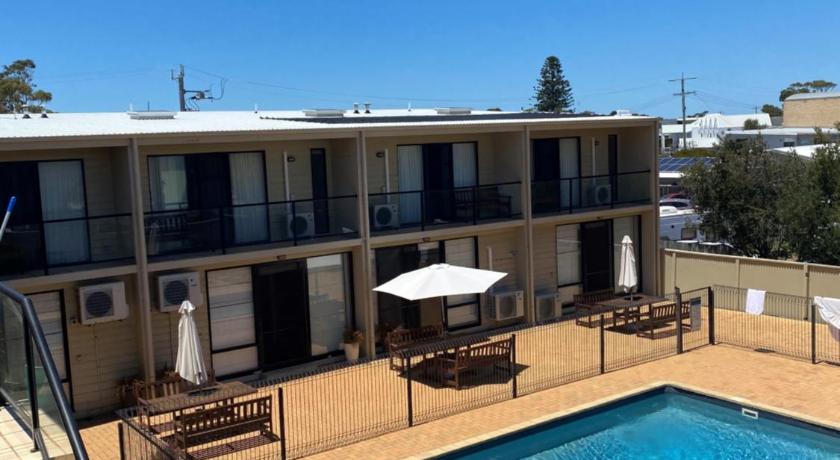Metung Waters Motel and Apartments photo