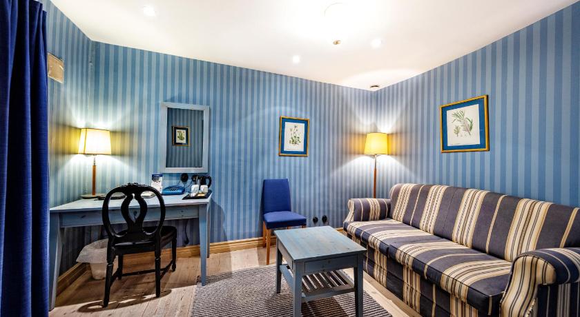 Bild av 2 Single Beds, Nonsmoking, Sofabed 10