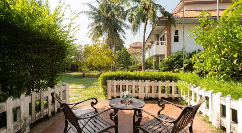 Image of Deluxe Garden View Room 6