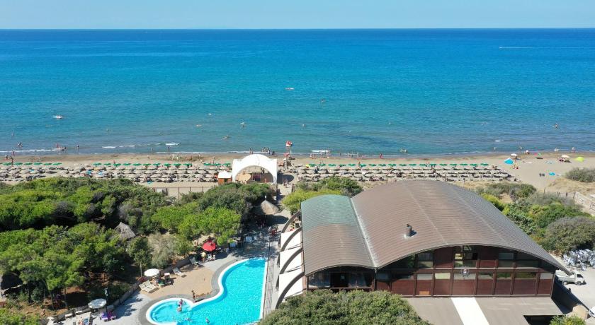 Canado Club Family Village photo