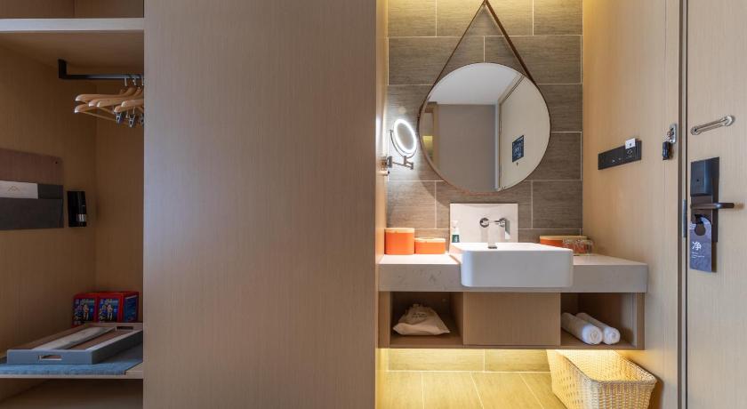 Atour Hotel Wuhan Jinyin Lake - image 41