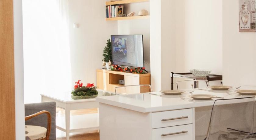 Cozy apt with Lycabettus View! photo