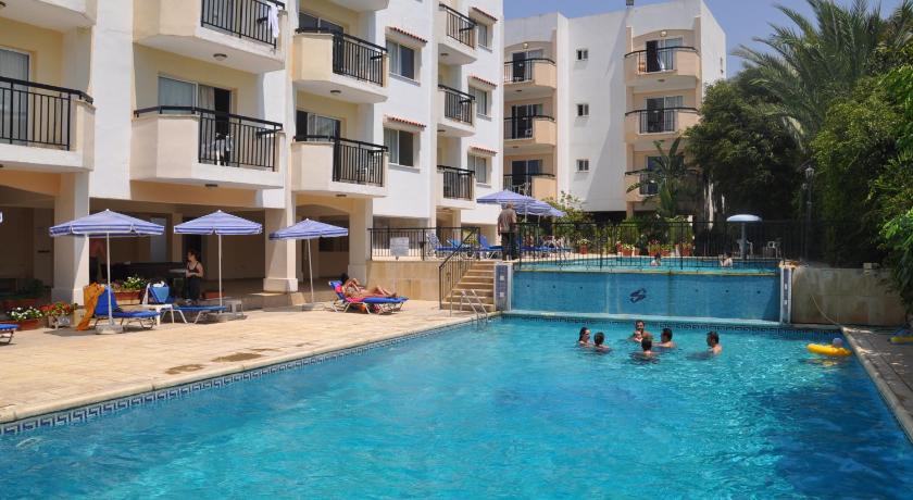 Mariela Hotel Apartments photo