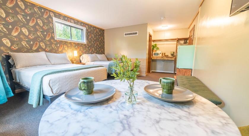 The Springs Motel photo