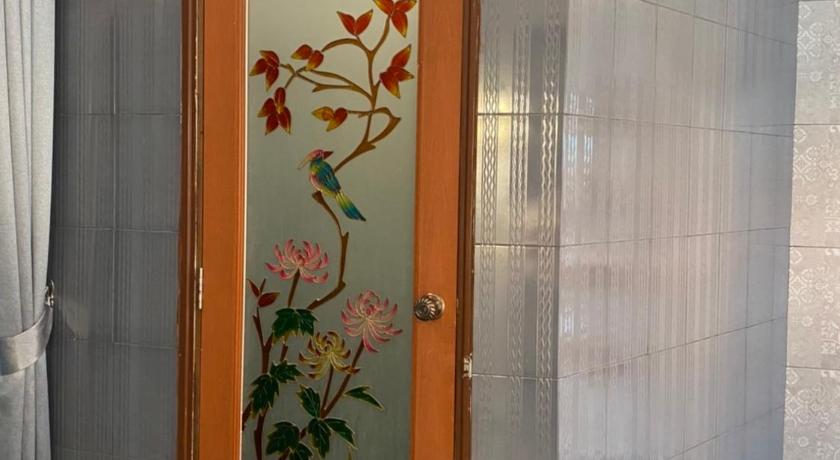 Image of Connecting Room 16